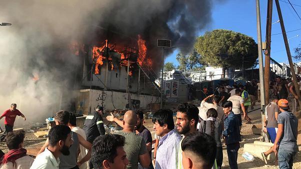 آتش سوزی در اردوگاه پناهجویان در ساموس یونان آتش سوزی در اردوگاه پناهجویان در ساموس یونان