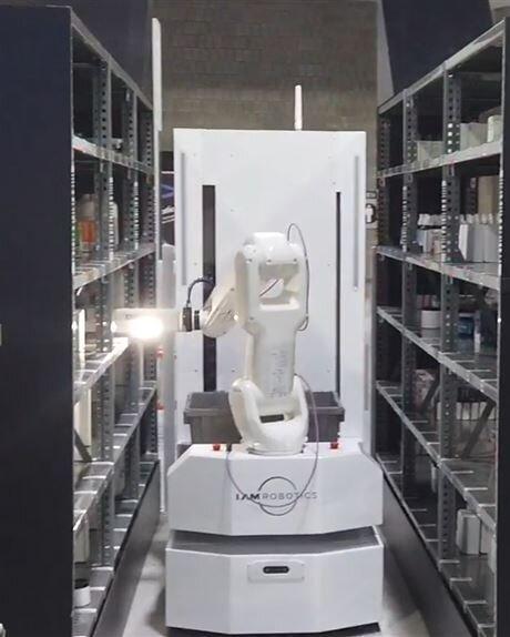 روبات هایی که لوازم پزشکی بیمارستان ها را بسته بندی می نمایند