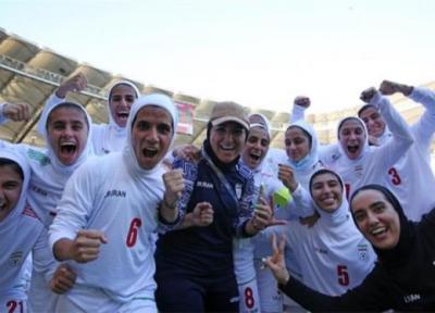 دختران تاریخ ساز فوتبال به ایران برگشتند