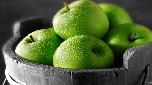 فواید بی نظیر خوردن سیب به صورت ناشتا